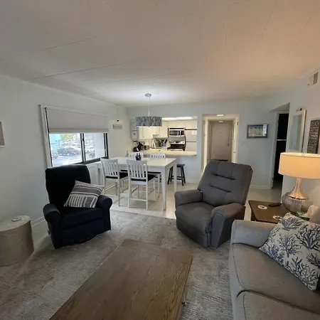 Ocean Hideaway 111 Condo
